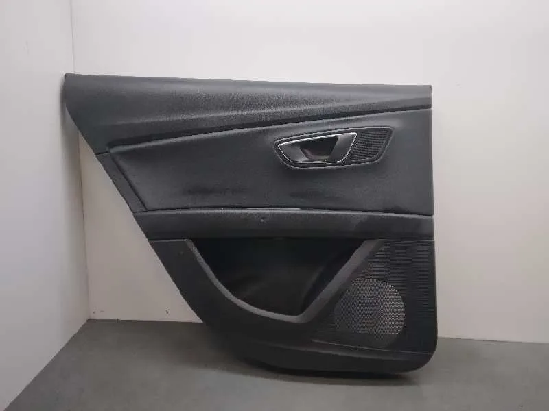 Guarnecido Puerta Trasera Izquierda para Seat Leon St (5F8)