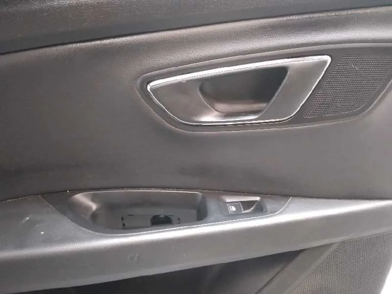 Guarnecido Puerta Trasera Izquierda para Seat Leon St (5F8)