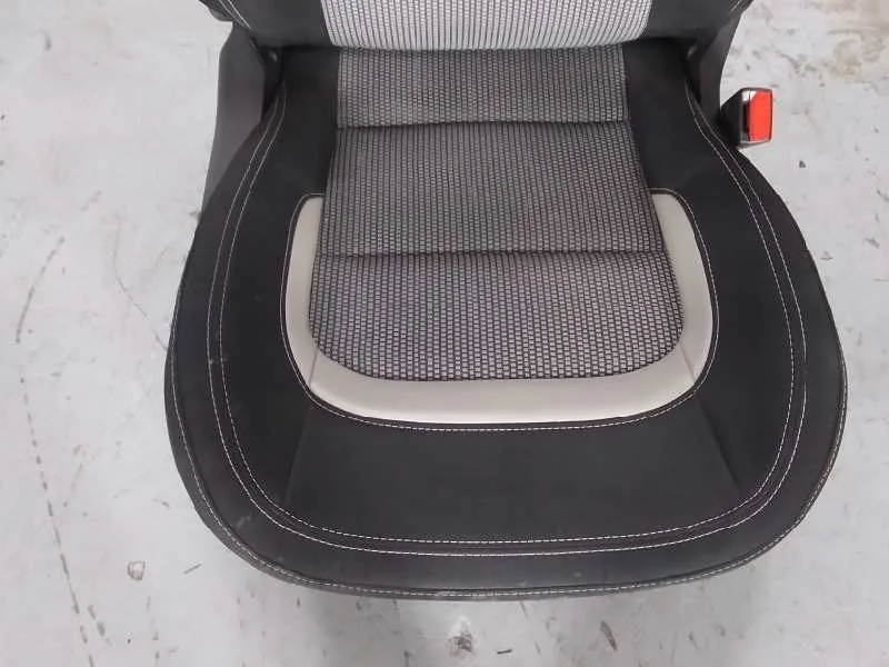 Asiento Delantero Derecho para Kia Pro_Cee'd ( )