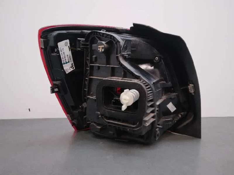 Piloto Trasero Derecho para Volkswagen Polo (6C1)
