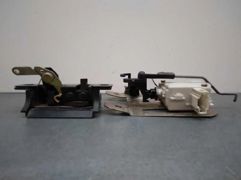 Cerradura Maletero / Porton para Volkswagen Touareg (7La)
