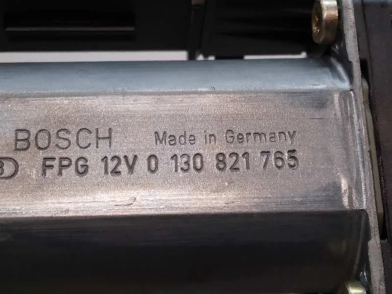 Motor Elevalunas Delantero Derecho para Volkswagen Touareg (7La)