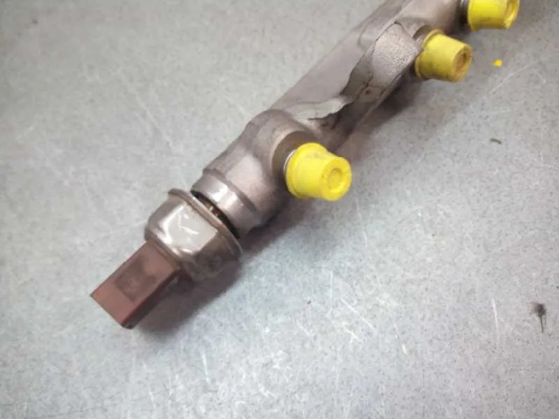 Rampa Inyectora para Volkswagen Passat Berlina (3C2)