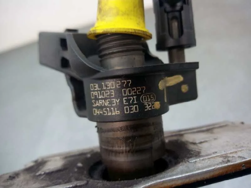 Inyector para Volkswagen Passat Berlina (3C2)