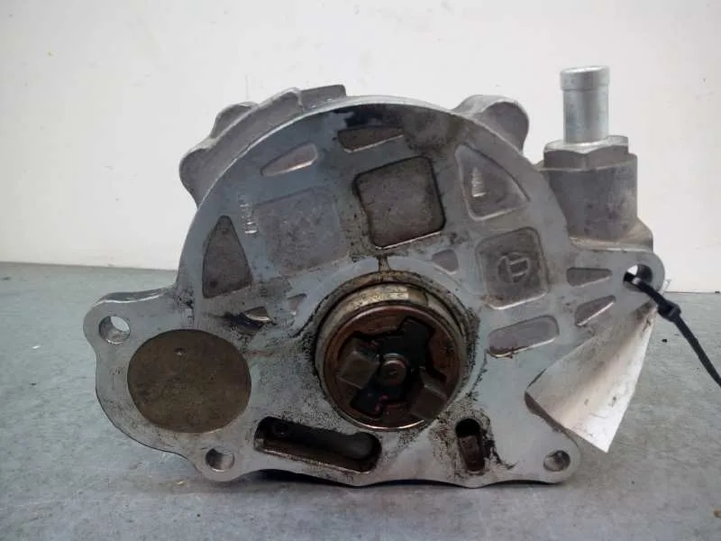 Depresor Freno / Bomba Vacio para Volkswagen Passat Berlina (3C2)