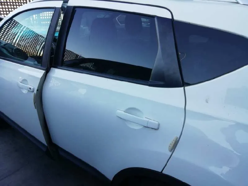 Puerta Trasera Izquierda para Nissan Qashqai (J10)