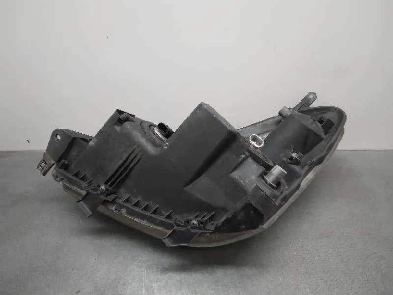 Faro Derecho para Toyota Corolla Verso (R1)