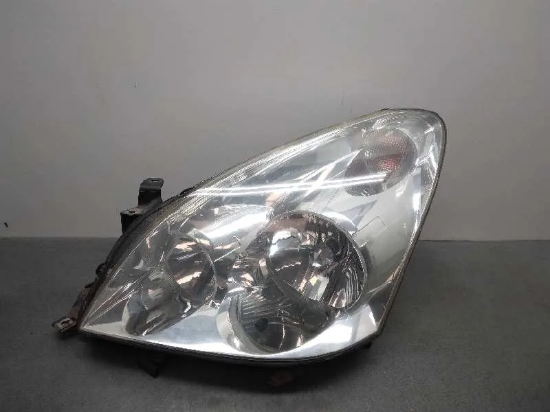 Faro Izquierdo para Toyota Corolla Verso (R1)