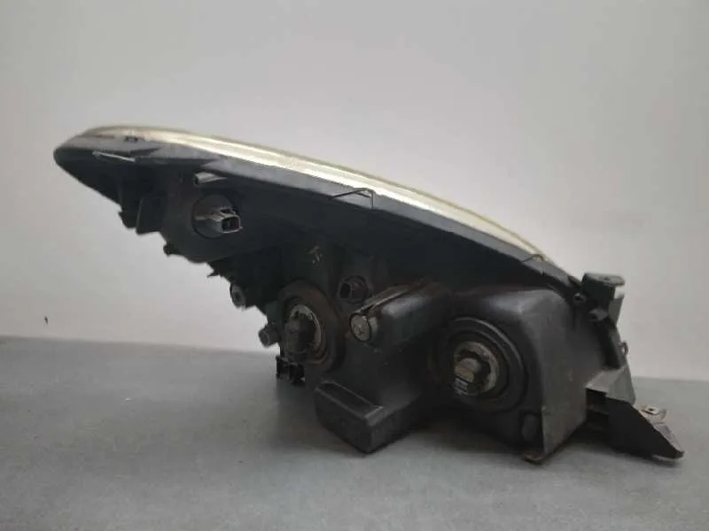 Faro Izquierdo para Toyota Corolla Verso (R1)