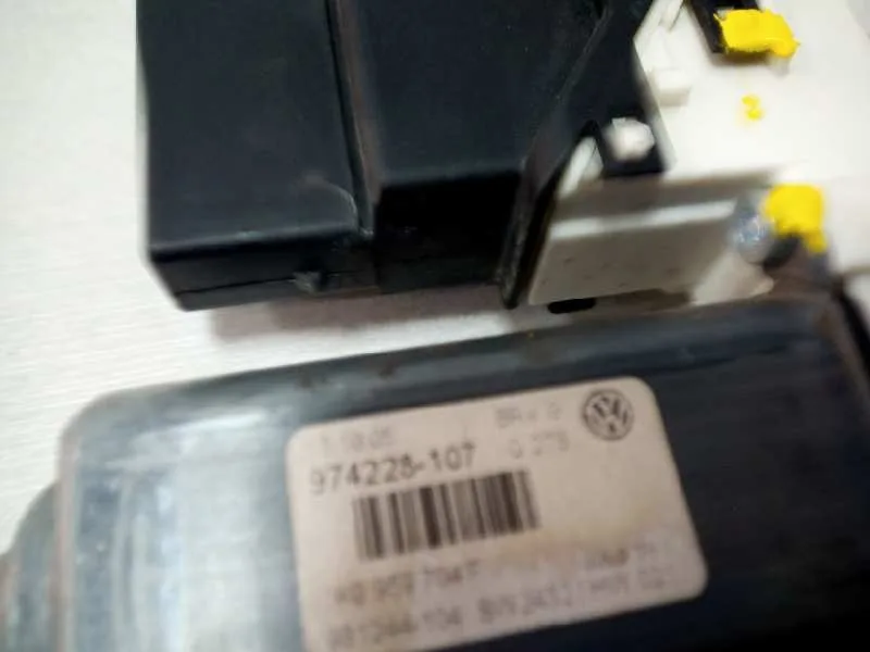 Motor Elevalunas Trasero Derecho para Volkswagen Passat Berlina (3C2)