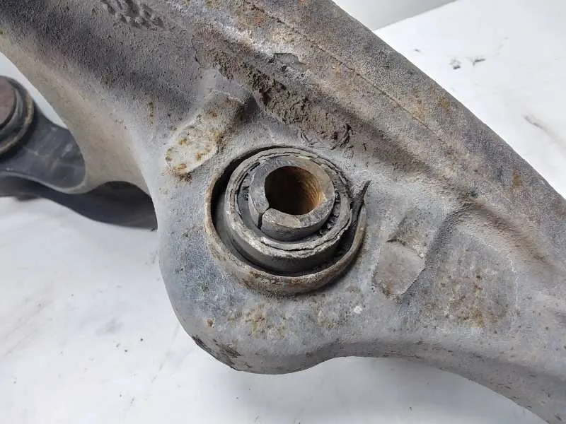 Brazo Suspension Inferior Delantero Derecho para Jeep Commander
