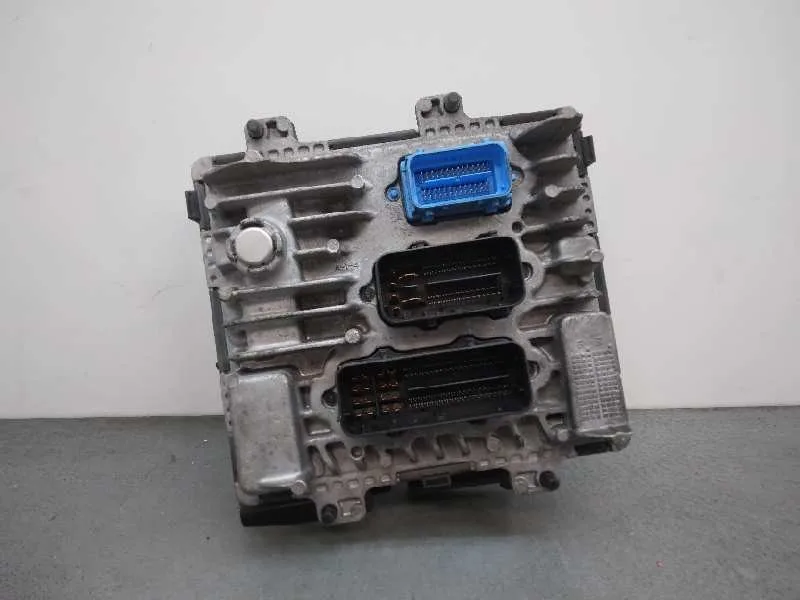 Centralita Motor Uce para Opel Corsa E