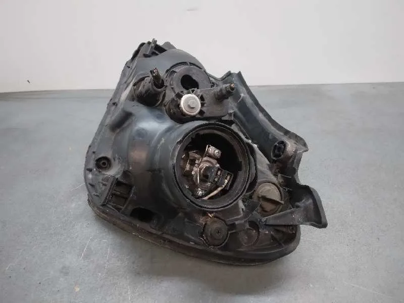 Faro Derecho para Kia Carens (Un)