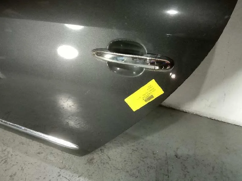 Puerta Trasera Izquierda para Kia Carens (Un)