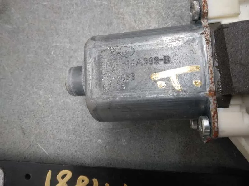 Elevalunas Delantero Izquierdo para Ford Mondeo Ber. (Ca2)