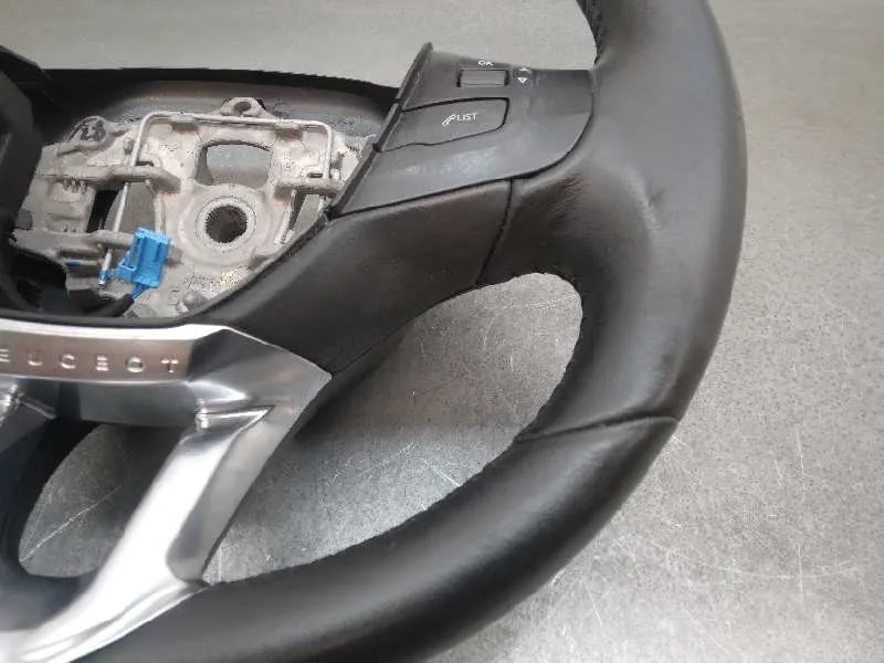 Volante para Peugeot 208