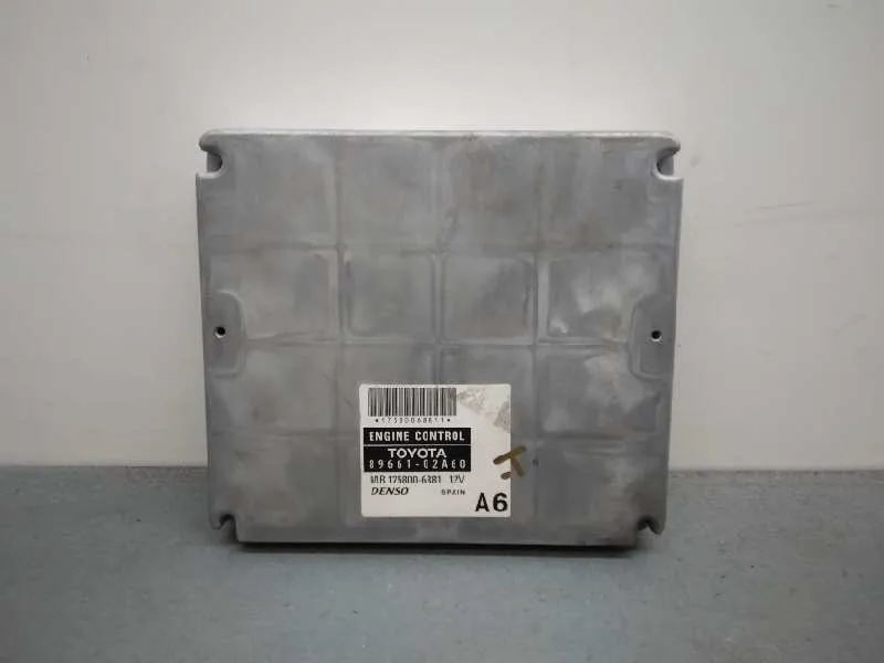 Centralita Motor Uce para Toyota Corolla (E12)