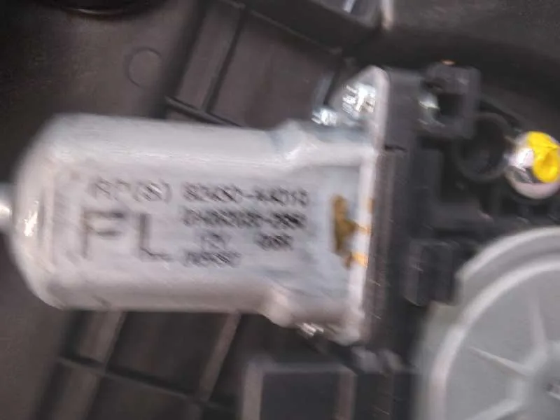 Elevalunas Delantero Izquierdo para Kia Carens ( )