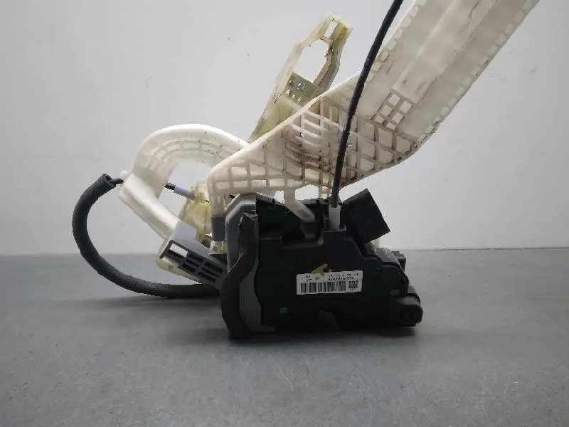 Cerradura Puerta Delantera Izquierda para Kia Carens ( )