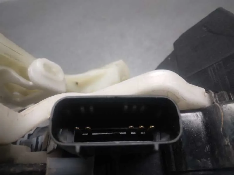 Cerradura Puerta Delantera Izquierda para Kia Carens ( )