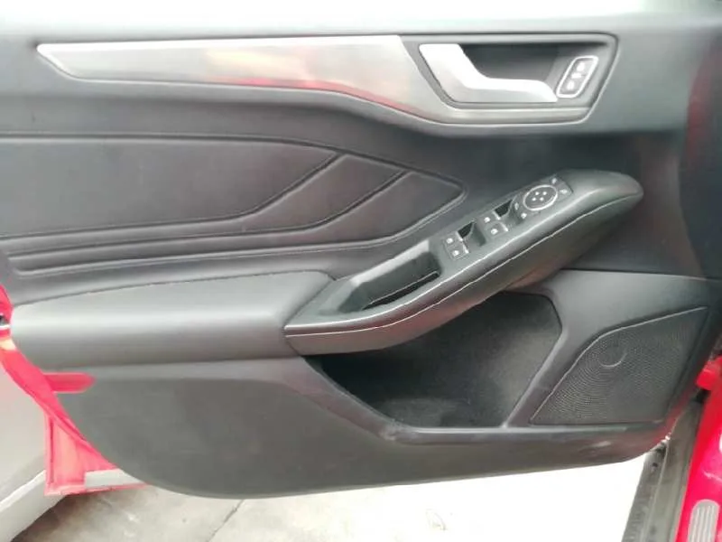 Guarnecido Puerta Delantera Izquierda para Ford Focus
