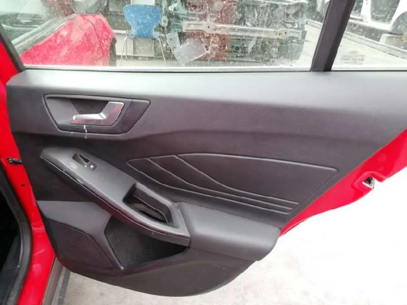 Guarnecido Puerta Trasera Derecha para Ford Focus