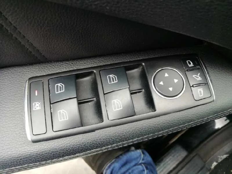 Mando Elevalunas Delantero Izquierdo para Mercedes-Benz Clase E (W212) Lim.