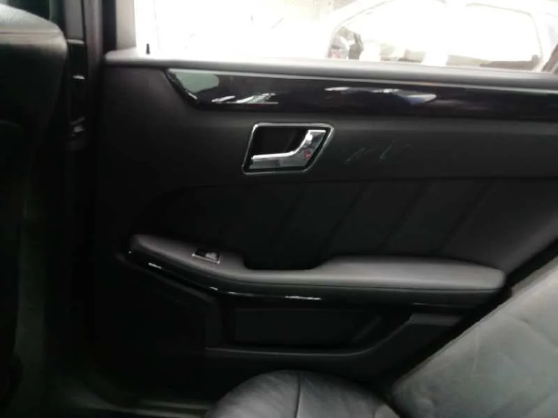 Guarnecido Puerta Trasera Derecha para Mercedes-Benz Clase E (W212) Lim.
