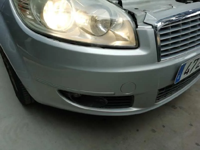 Paragolpes Delantero para Fiat Linea (110)