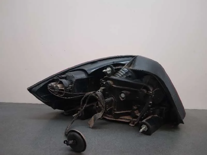 Piloto Trasero Derecho para Fiat Linea (110)