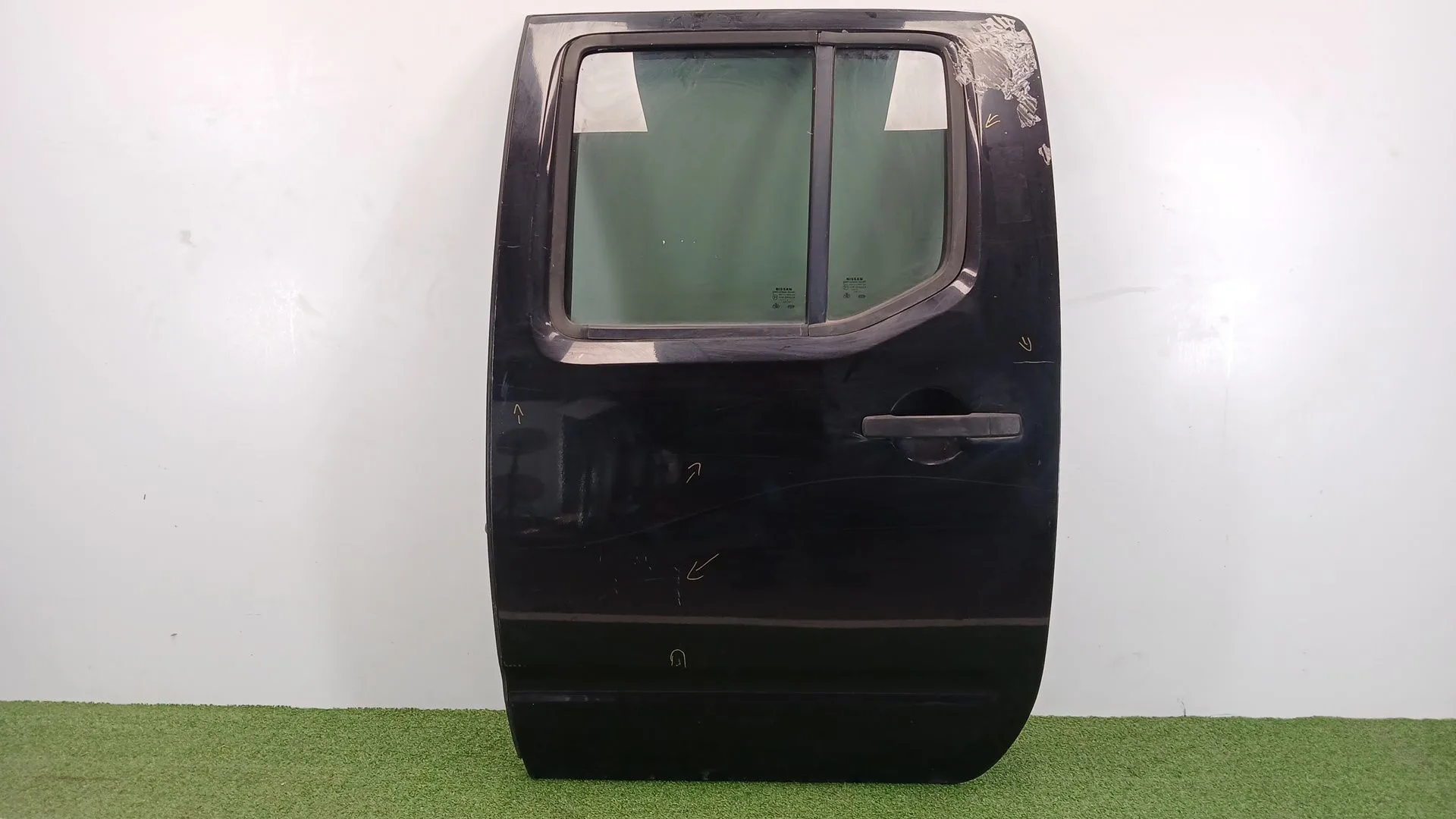 Puerta Trasera Izquierda para Nissan Navara Pick-Up (D40M)