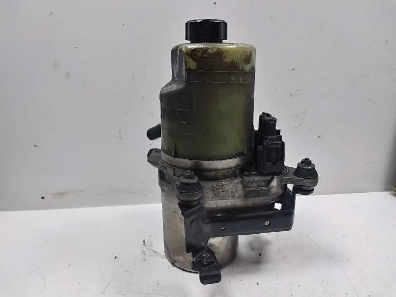 Bomba Direccion para Ford Focus Berlina (Cap)