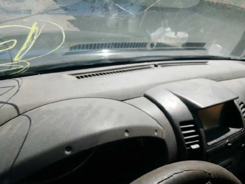 Salpicadero para Nissan Navara Pick-Up (D40M)