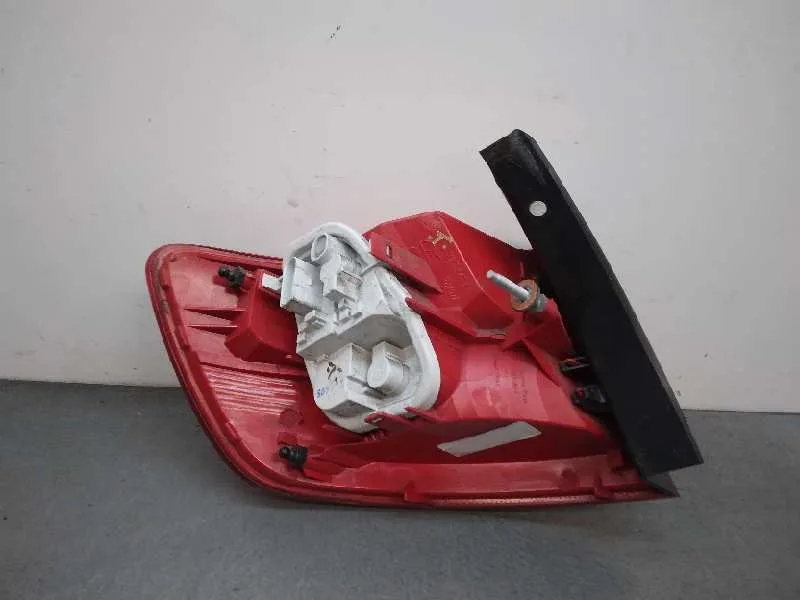 Piloto Trasero Derecho para Audi A6 Avant (4F2)