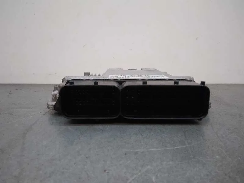 Centralita Motor Uce para Volkswagen Passat Berlina (3C2)