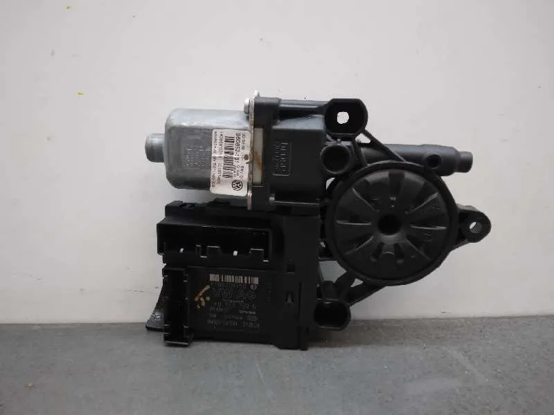 Motor Elevalunas Delantero Derecho para Volkswagen Passat Berlina (3C2)