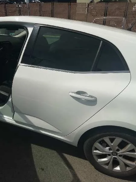 Puerta Trasera Izquierda para Renault Megane Iv Berlina 5P