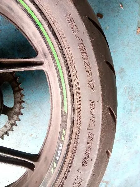 Neumatico para Kawasaki Er 6