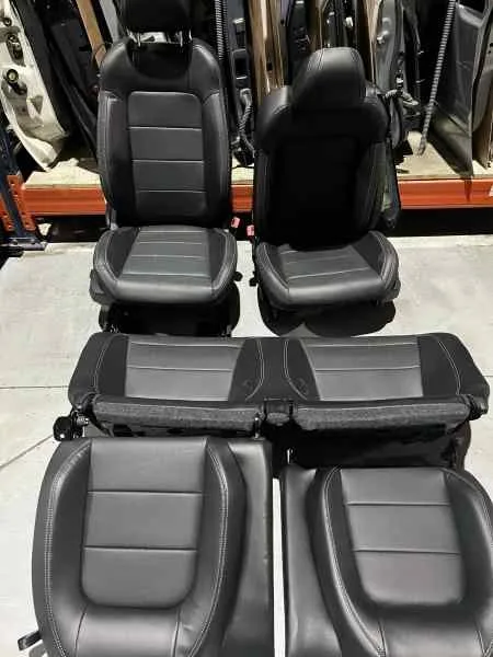 Juego Asientos Completo para Ford Mustang