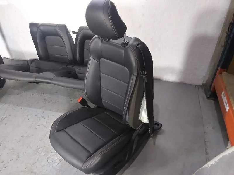 Juego Asientos Completo para Ford Mustang