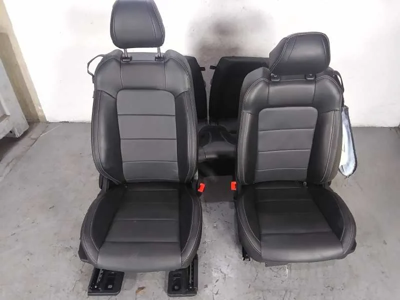 Juego Asientos Completo para Ford Mustang