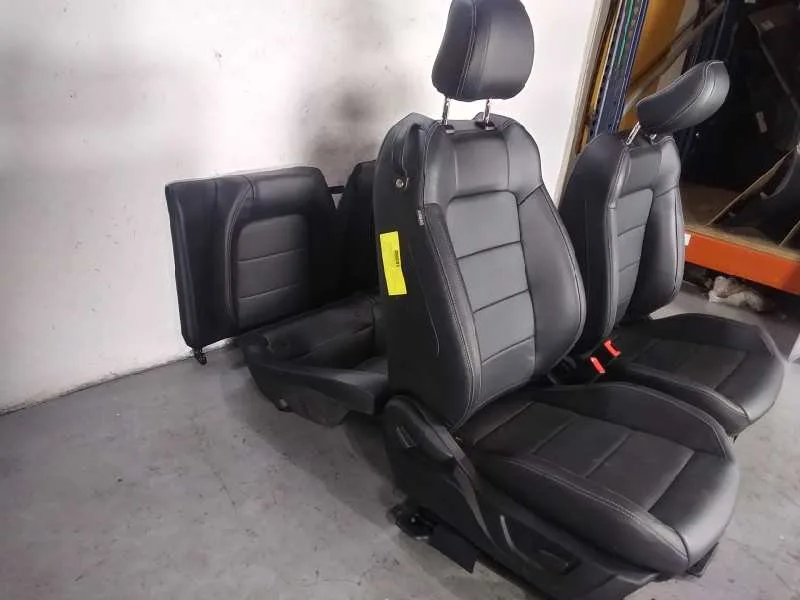 Juego Asientos Completo para Ford Mustang