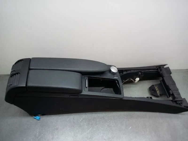 Apoyabrazos Central para Mercedes-Benz Clase C (W204) Berlina