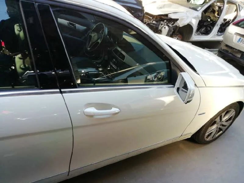 Puerta Delantera Derecha para Mercedes-Benz Clase C (W204) Berlina