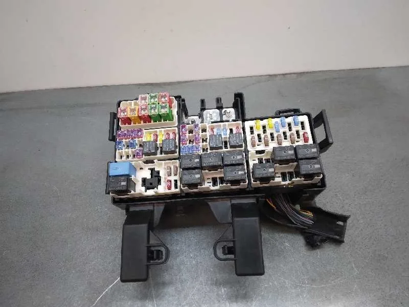 Caja Reles / Fusibles para Ford Mustang