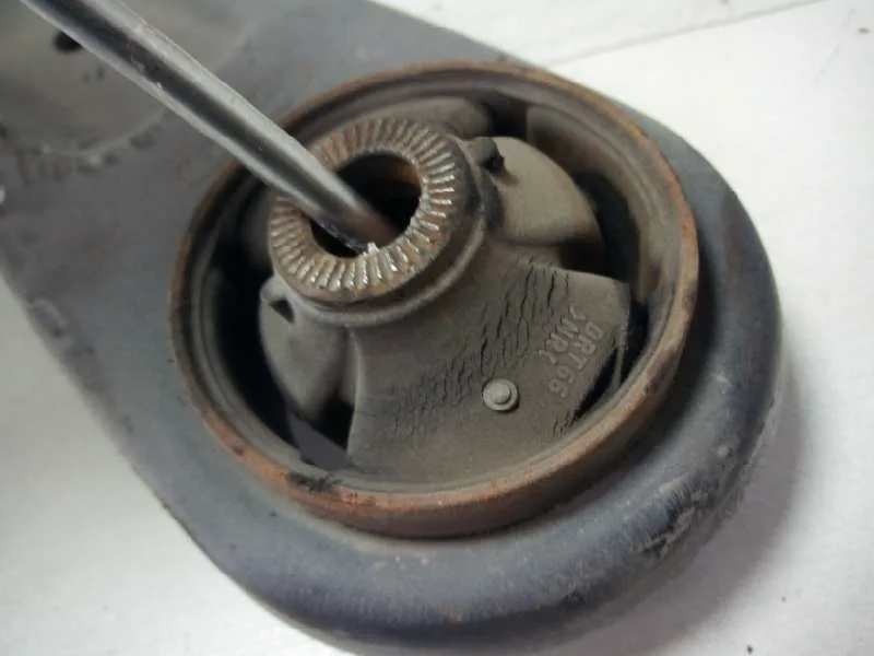Brazo Suspension Inferior Delantero Izquierdo para Kia Carens ( )