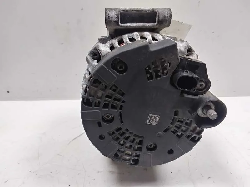 Alternador para Audi A5 Sportback (8T)
