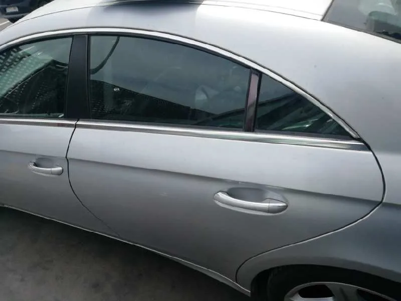 Puerta Trasera Izquierda para Mercedes-Benz Clase Cls (W219)