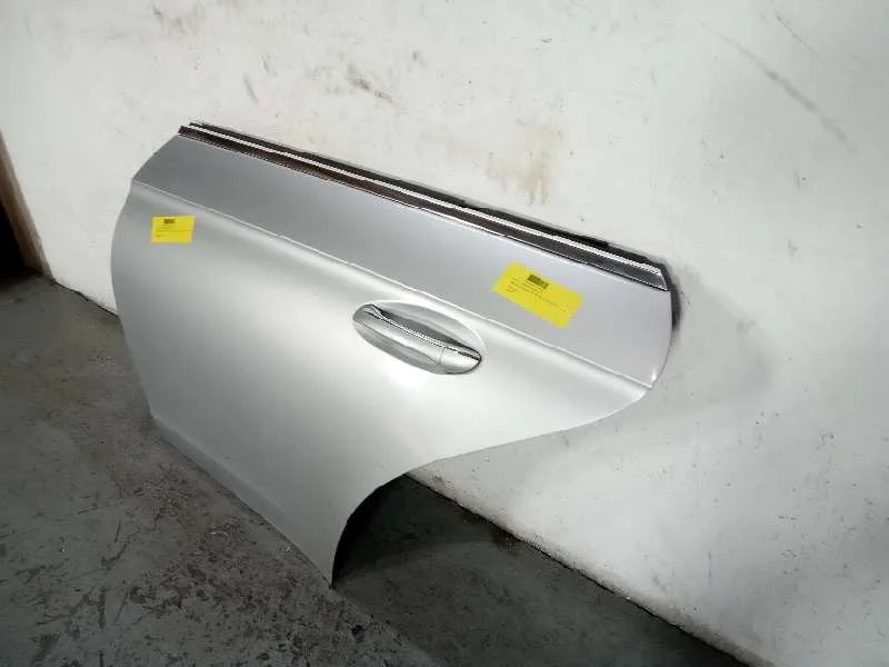 Puerta Trasera Izquierda para Mercedes-Benz Clase Cls (W219)