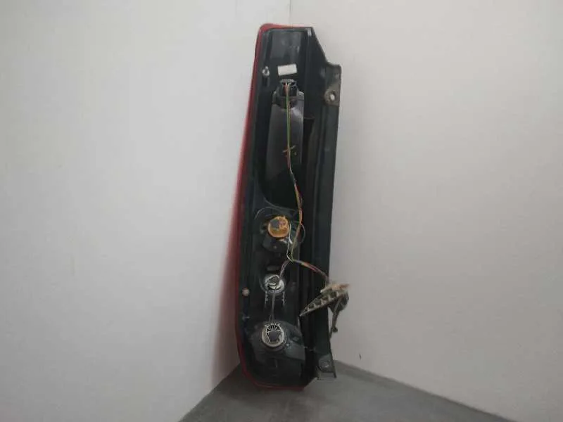 Piloto Trasero Derecho para Ford Fiesta (Cbk)